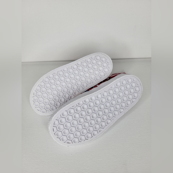 Adidas | Disney Goofy Shoes - Picture 8 of 8